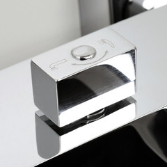 Смеситель для ванны WasserKraft Aller хром однорычажный с коротким изливом с лейкой (1061) - фото 2