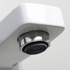 Смеситель для ванны WasserKraft Aller White белый/хром однорычажный с коротким изливом с лейкой (1061W) - фото 3