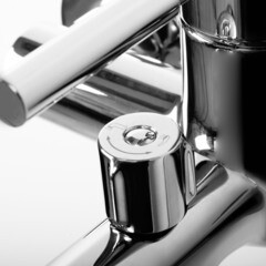 Смеситель для ванны WasserKraft Main хром однорычажный с коротким изливом с лейкой (4101) - фото 4