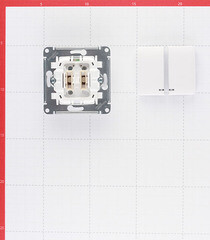 Выключатель Systeme Electric Glossa двухклавишный встраиваемый белый с подсветкой (GSL000153) - фото 2