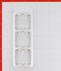 Рамка Makel Mimoza трехместная белая (22013) - фото 2