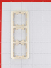 Рамка Makel Mimoza трехместная бежевая (32013) - фото 3