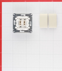 Выключатель Systeme Electric Glossa двухклавишный встраиваемый бежевый (GSL000251) - фото 3