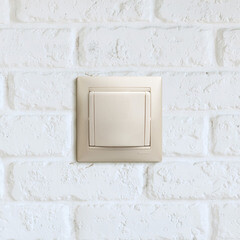 Розетка Legrand Valena встраиваемая белая с крышкой (694270) - фото 7