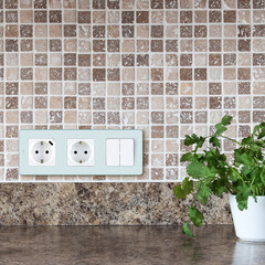 Розетка Legrand Inspiria встраиваемая белая со шторками (673730) - фото 6