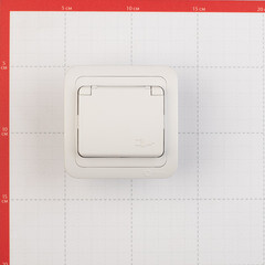 Розетка Makel Mimoza встраиваемая белая с крышкой (12009) - фото 2