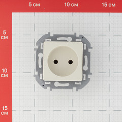 Розетка Legrand Inspiria встраиваемая слоновая кость (673711) - фото 2