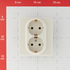 Розетка Legrand Inspiria встраиваемая слоновая кость (673751) - фото 2