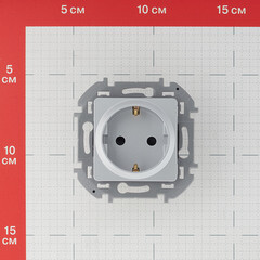 Розетка Legrand Inspiria встраиваемая алюминий со шторками (673732) - фото 3