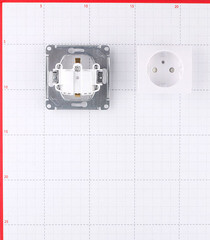 Розетка Systeme Electric Glossa встраиваемая белая со шторками (GSL000145) - фото 2
