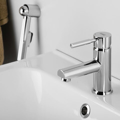 Смеситель для раковины с гигиеническим душем WasserKraft Main однорычажный хром (4108) - фото 4