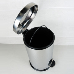 Ведро для мусора Fixsen Hotel FX-34024A с крышкой 8 л металл хром с педалью - фото 2