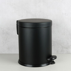 Ведро для мусора Fixsen Hotel FX-34024B с крышкой 5 л металл черное с педалью - фото 2
