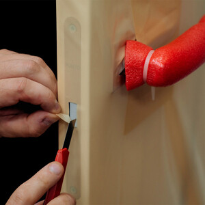 Чехол на дверь ForPost с клейким краем защитный 600х2000 мм (2,4 кв.м ...