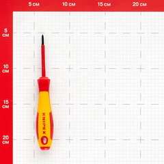 Отвертка диэлектрическая крестовая 162 мм 1000 В Knipex (KN-982400) PH0 - фото 2