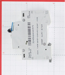 Автоматический выключатель модульный Legrand TX3 3P 20А тип C 6 кА 400 В (404057) - фото 4