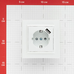 Розетка EKF Минск встраиваемая белая с USB-А (ERR16-028-100-USB) - фото 2
