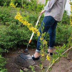 Грабли веерные Plantic Terra металлические для уборки листьев и травы 22 зуба 1400 мм - фото 2