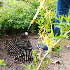 Грабли веерные Plantic Terra металлические для уборки листьев и травы 22 зуба 1400 мм - фото 3