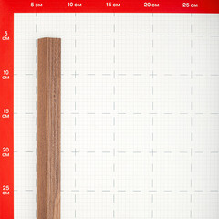 Порог алюминиевый угловой наружный 24х20х900 мм орех самоклеящийся - фото 3