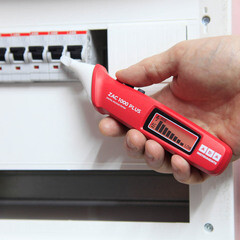 Детектор напряжения бесконтактный ADA ZAC 1000 Plus (А00689) - фото 2