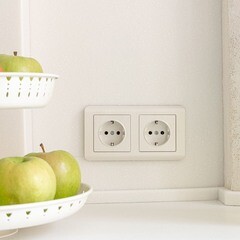 Розетка Werkel встраиваемая перламутровая рифленая со шторками (a051188) - фото 6