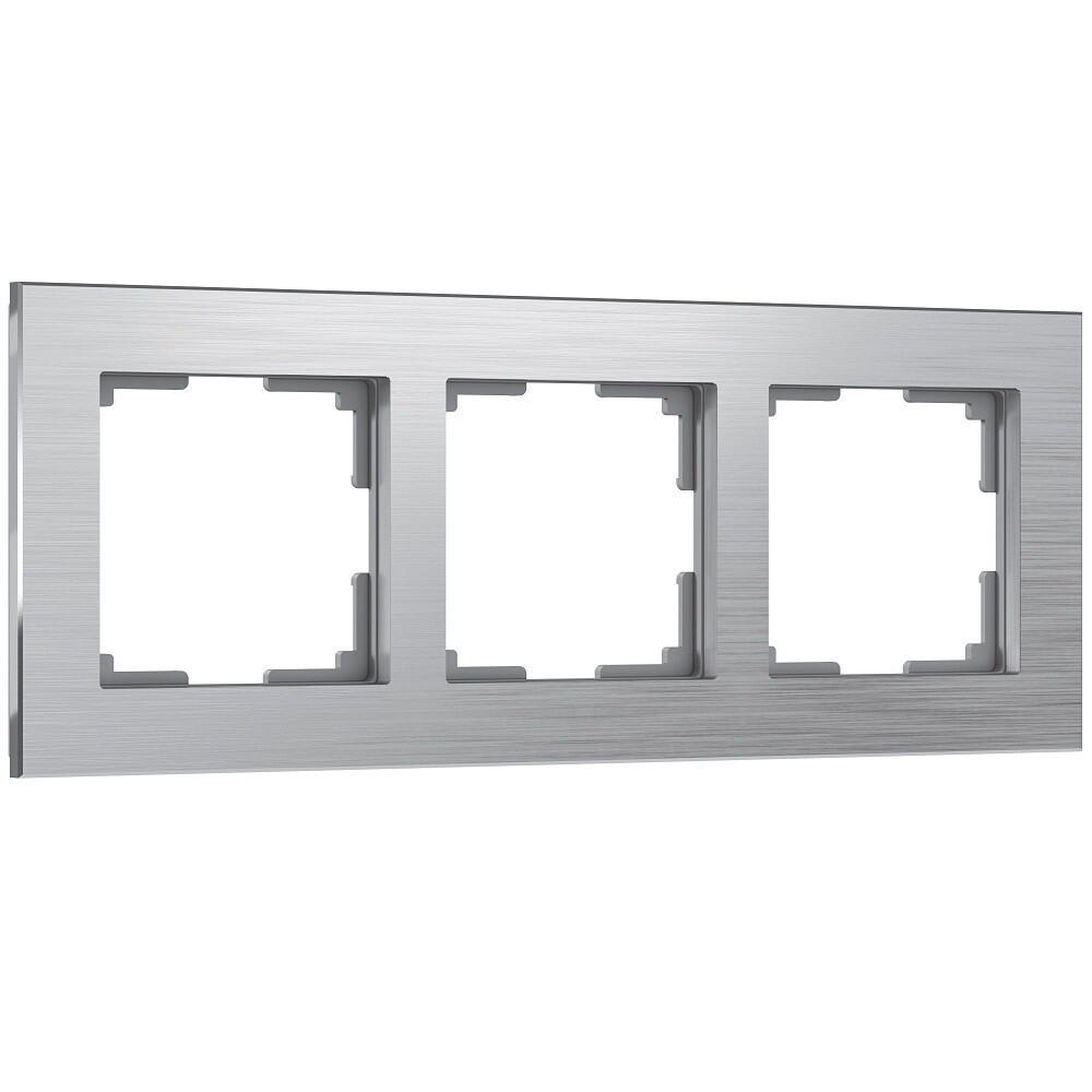 Изображение товара Рамка алюминиевая трехместная Werkel Aluminium IP20, корпус из металла