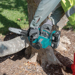 Пила цепная аккумуляторная Makita LXT DUC302RF2 18 В 12" шаг 3/8" паз 1,1 мм 46 звеньев Li-Ion 3Ач 2 АКБ и ЗУ - фото 3