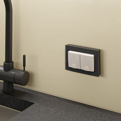 Розетка Werkel встраиваемая слоновая кость со шторками с крышкой (a057279) - фото 2