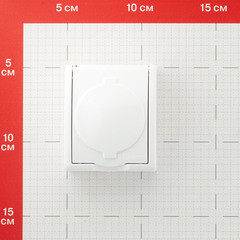 Розетка Simon 15 Aqua накладная белая с крышкой (1594445-030) - фото 3