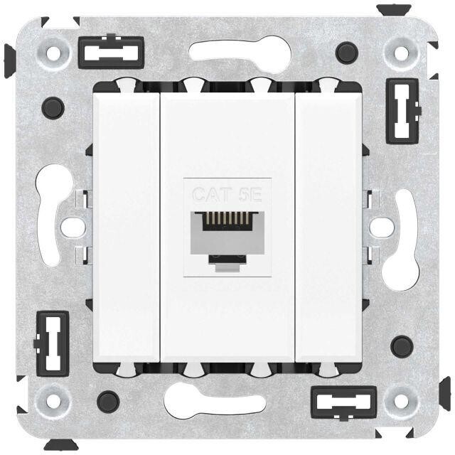 Изображение товара Розетка компьютерная DKC Avanti встраиваемая белая RJ45 (9549964)