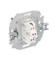 Переключатель Simon 15 одноклавишный встраиваемый белый (1591201-030) - фото 4