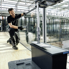 Стеклоочиститель аккумуляторный Karcher WVP 10 3,7В Li-Ion с АКБ и ЗУ 0,2 л (1.633-550.0) - фото 7