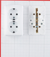 Розетка Systeme Electric Этюд накладная белая (PA16-007B) - фото 3