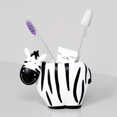 Стакан для ванной WasserKraft Lippe настольный полирезин черный/белый (K-8128A) - фото 2