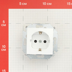 Розетка Simon 15 встраиваемая белая со шторками (1591443-030) - фото 2