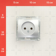 Розетка Systeme Electric Glossa встраиваемая алюминий (GSL000341) - фото 2