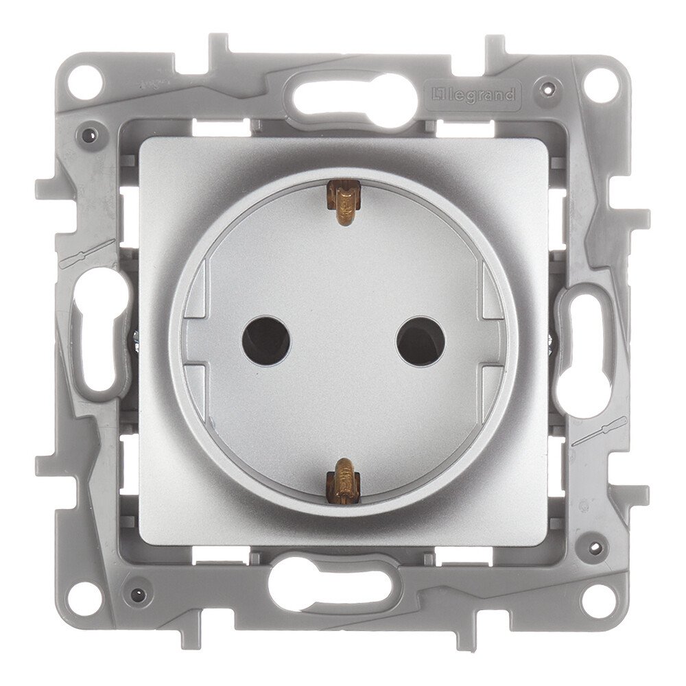 Изображение товара Розетка Legrand Etika встраиваемая алюминий со шторками 672422
