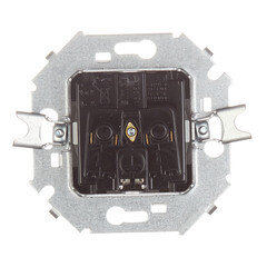 Розетка Simon 15 встраиваемая белая (1591432-030) - фото 4