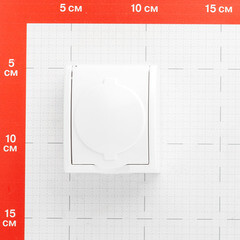 Розетка Simon 15 Aqua накладная белая со шторками с крышкой (1594432-030) - фото 5