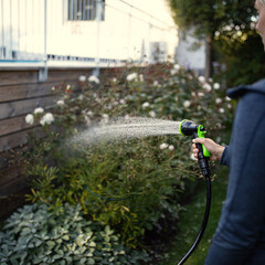 Насос аккумуляторный для полива из бочки Greenworks 24V G24SWP со шлангом 2 м и распылителем (3401007) - фото 9