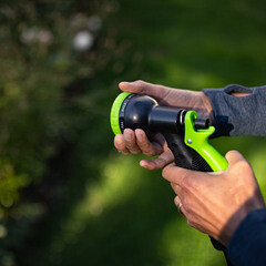 Насос аккумуляторный для полива из бочки Greenworks 24V G24SWP со шлангом 2 м и распылителем (3401007) - фото 8