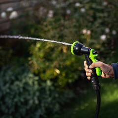 Насос аккумуляторный для полива из бочки Greenworks 24V G24SWP со шлангом 2 м и распылителем (3401007) - фото 3