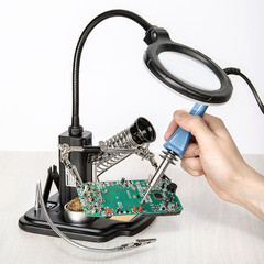 Держатель Rexant Третья рука Мастер с LED подсветкой и лупой х3 (12-0258) - фото 3