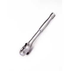 Ключ-трещотка AV Steel 1/4х155 мм 24 зубца с гладкой рукояткой - фото 2