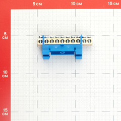 Шина нулевая изолятор Стойка на DIN-рейку EKF PROxima 6х9 мм 10 отверстий синяя (sn0-63-10-sb-r) - фото 2
