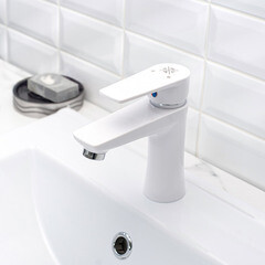 Смеситель для раковины РМС PL однорычажный белый (PL6-001F) - фото 3