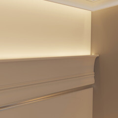 Плинтус потолочный из экополимера ударопрочный 120х45х2000 мм Cosca KX003 - фото 3