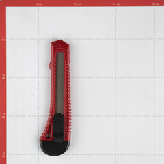 Нож строительный 18 мм с сегментированным лезвием пластиковый корпус - фото 3