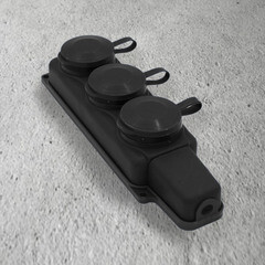 Розетка штепсельная Svet тройная с заземлением IP44 настенная черная - фото 3